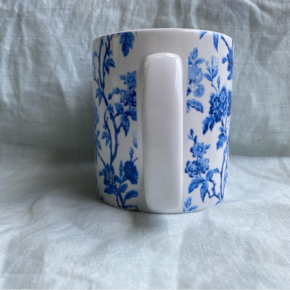 Lauren Ralph Lauren blue white floral 16 oz. mug - Picture 2 of 8